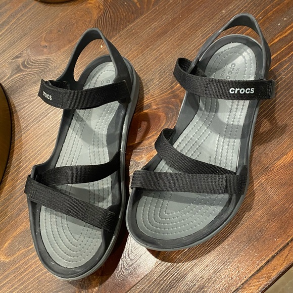 crocs webbing